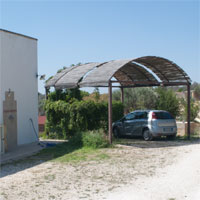 Arrière de la maison et le carport