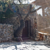 Cuisine et entr&eacute;e du trullo